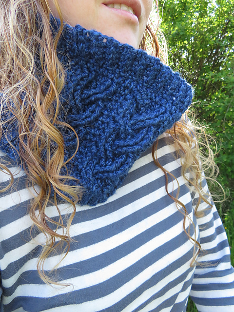 Linked Up Cowl