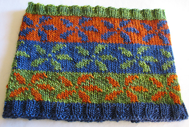 Daisy cowl