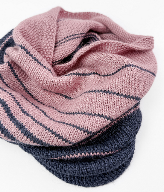 Ravelry: beehivewoolshop's Tidelines Cowl