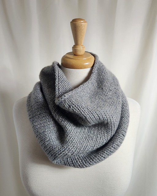 Simple Tapered Cowl