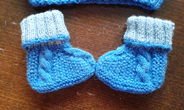 Cosy Cable Booties
