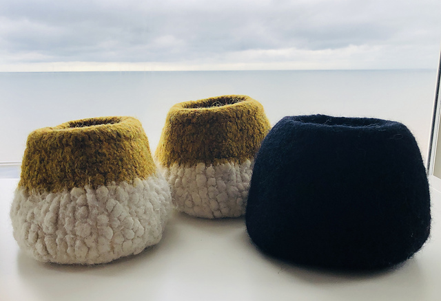 Squish; yarn pot