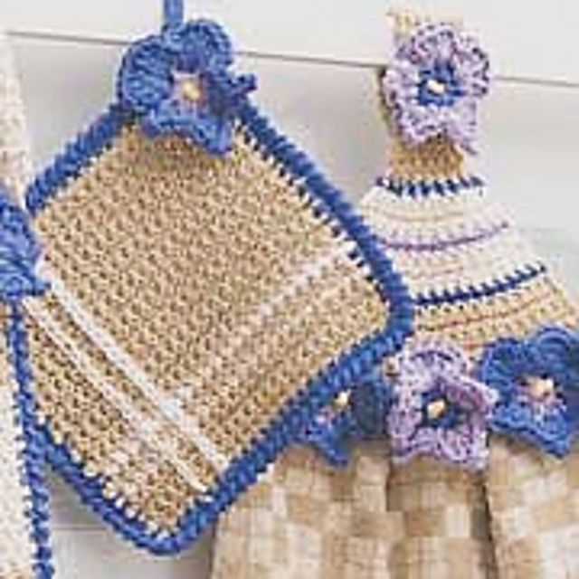 Towel Topper & Square Pot Holder: Pot Holder