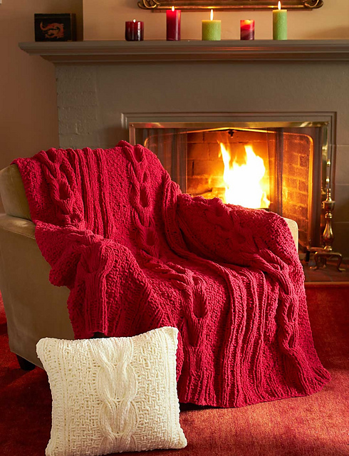 Horseshoe Cable Blanket & Pillow: Pillow