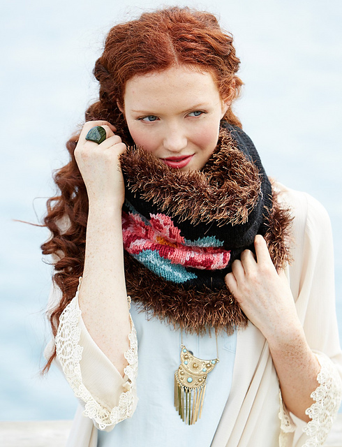 Russian Rose Cowl