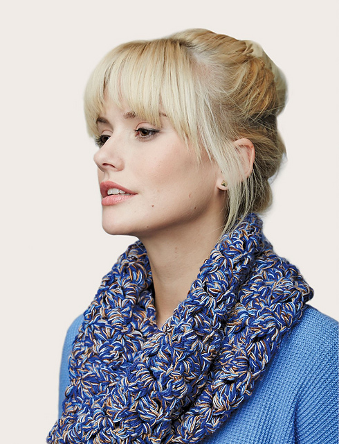 Cluster Stitch Cowl