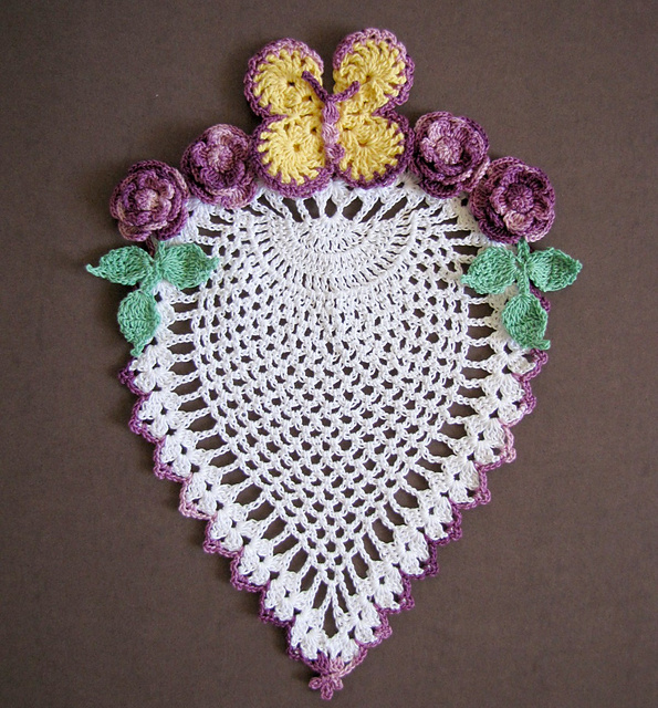 Sweetheart Pineapple Doily