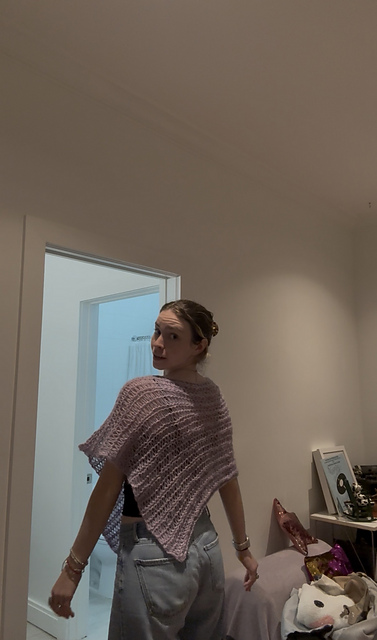 Ravelry: Beginner's Drop Stitch Poncho pattern by Bella Rotker