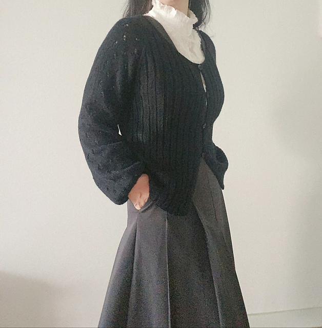 Lina Cardigan & Pullover