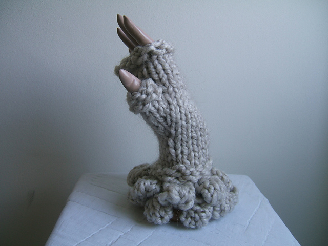 "Giant bobble" Fingerless Mittens