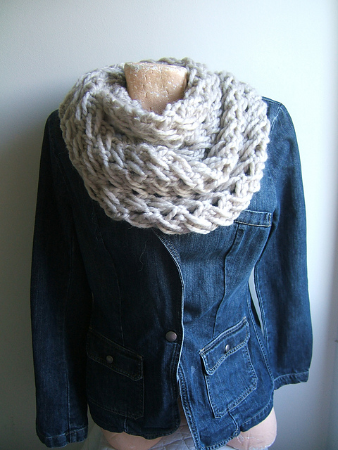 "Cross"  Super Quick Trouble Shooter Cowl Effect Neckwarmer
