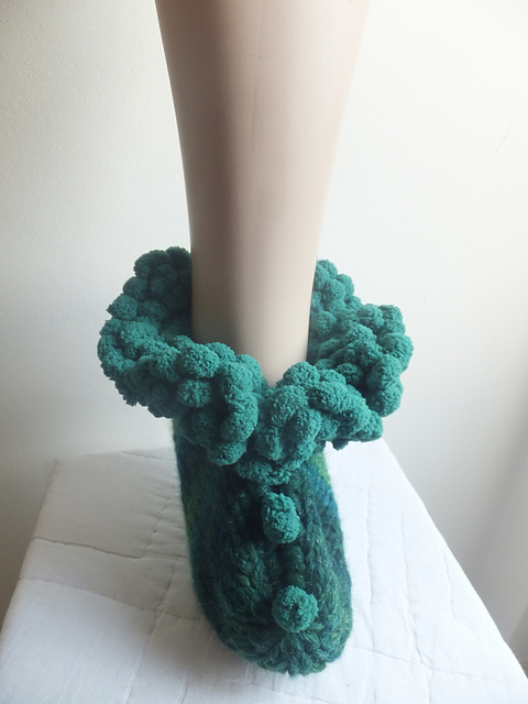 Ponpom Edged Bed Slippers