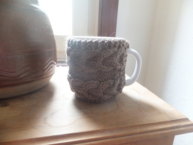 Cable Mug  and Tea Cosy