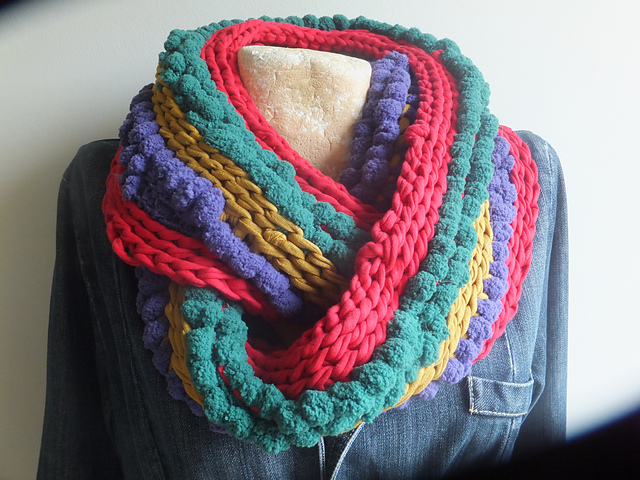 Carnival Cowl With Market Bag