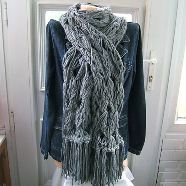 Cluster Ripple Scarf 