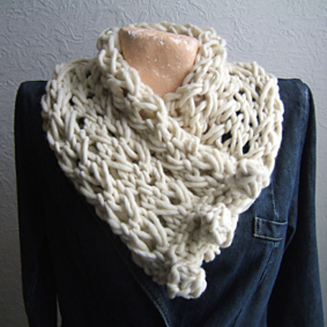 Super Quick Neckwarmer with Giant Bobble Buttons