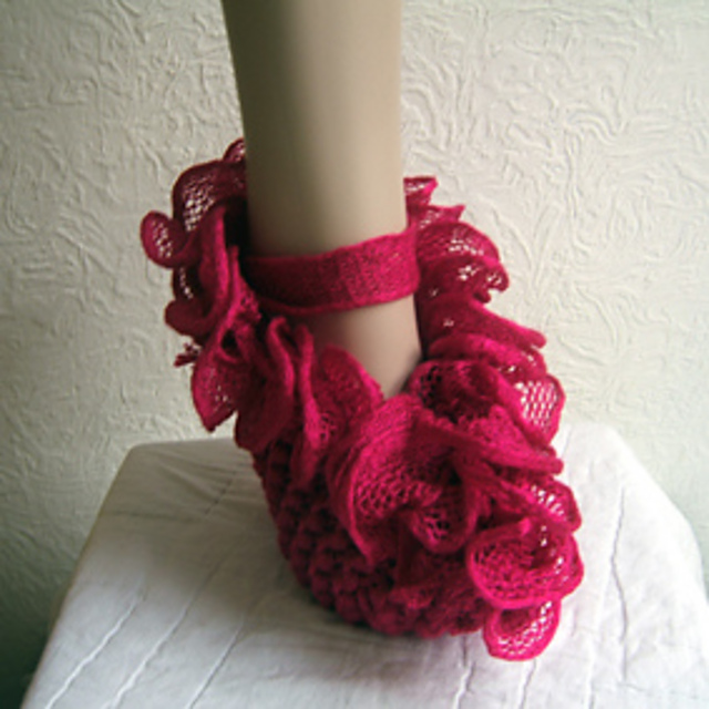 Easy Knit Can Can Slippers