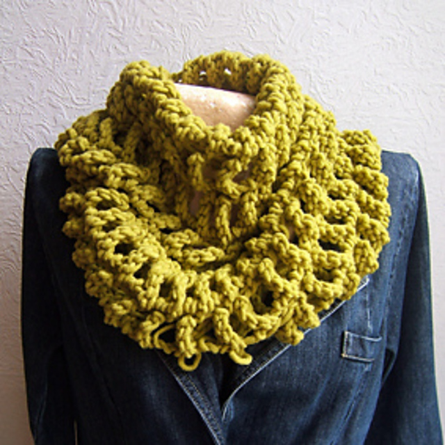 Scale Lace Effect Cowl Effect Neckwarmer