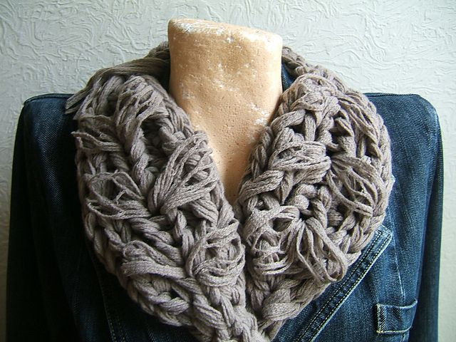 Giant Rustic Leaf Neckwarmer