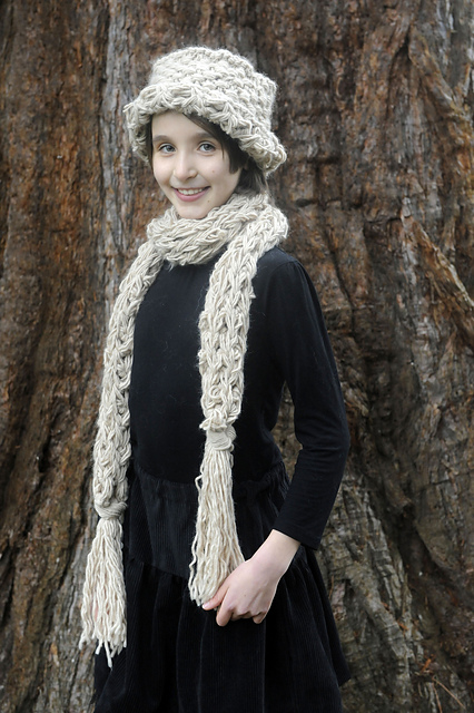 Alpaca Flame Scarf with Flame Trim Brimmed Hat