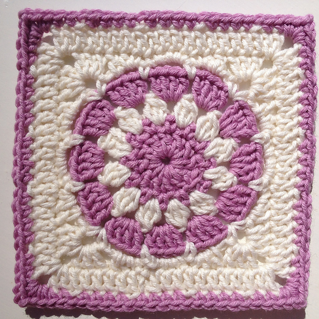 Bea's flower square - Oldemorsrute a la Bea
