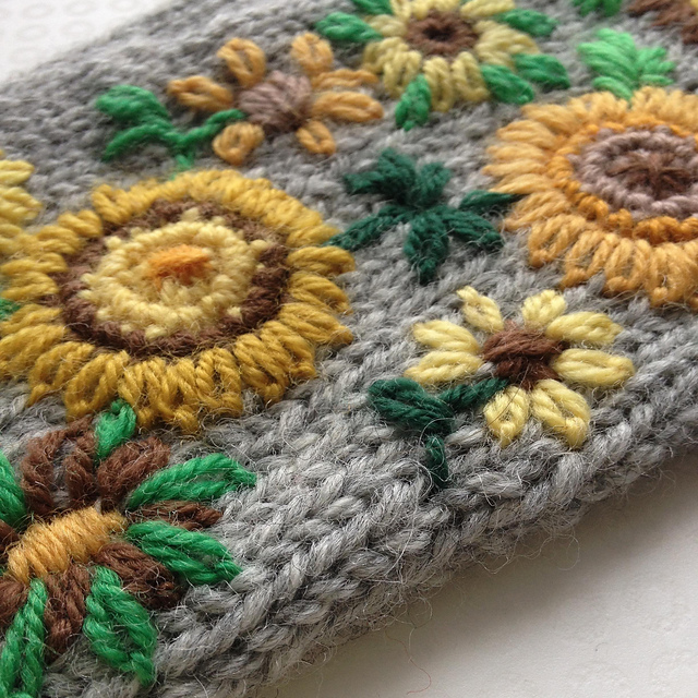 Sunflower mittens