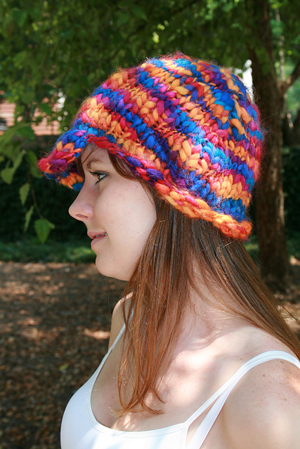Chunky Snowboarding Beanie with Brim