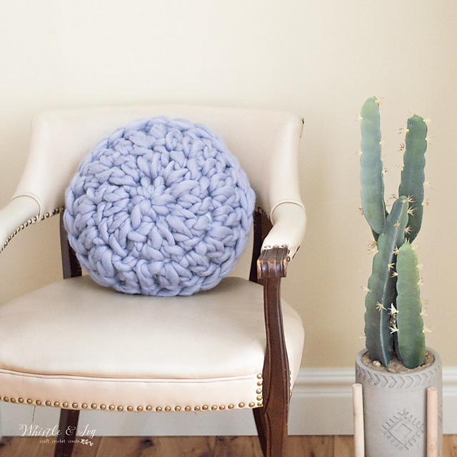 Super Chunky Round Pillow