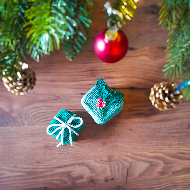 Holly & Ivy Gift Box (2-in-1)