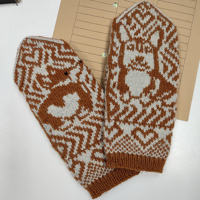 Corgivotter/ Corgi mittens
