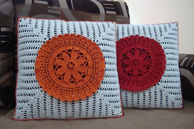 Doily in Center Cushion cover