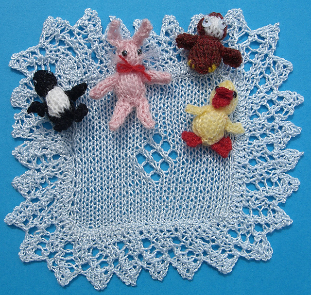 HMC37 Nursery toys and blanket for the dolls house