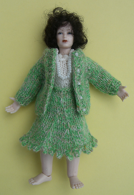 HMC51 Cardigan outfit for the dolls house