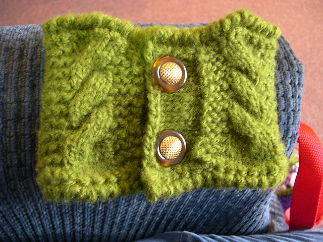 Bev's Cabled Gaiter