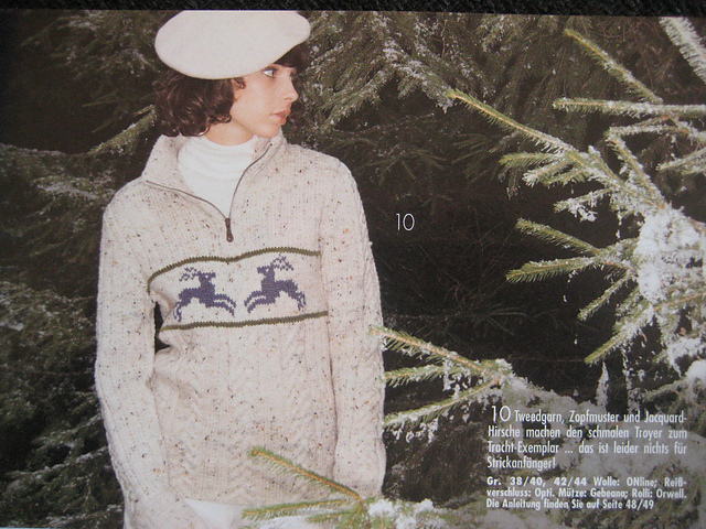 # 10 Tweed-Zopfmusterpulli mit Hirschen