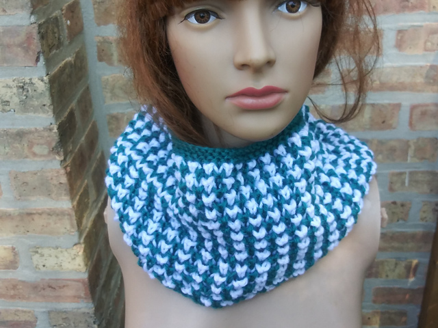 Checkered Cowl