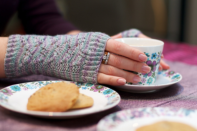 Fern Lace Gloves