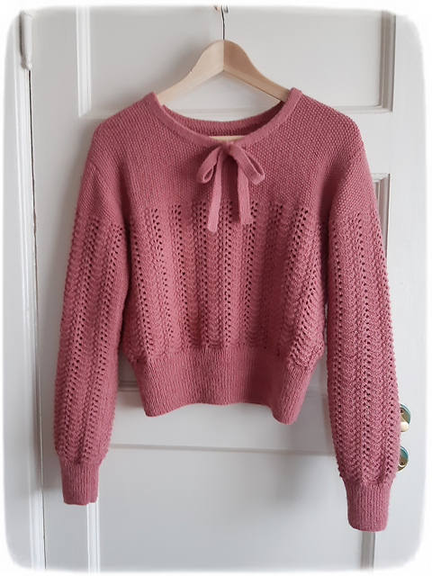 Jumper in Feather-and-Fan Stitch