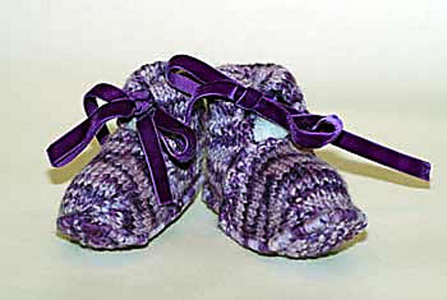 Ribbon-Tie Bootees