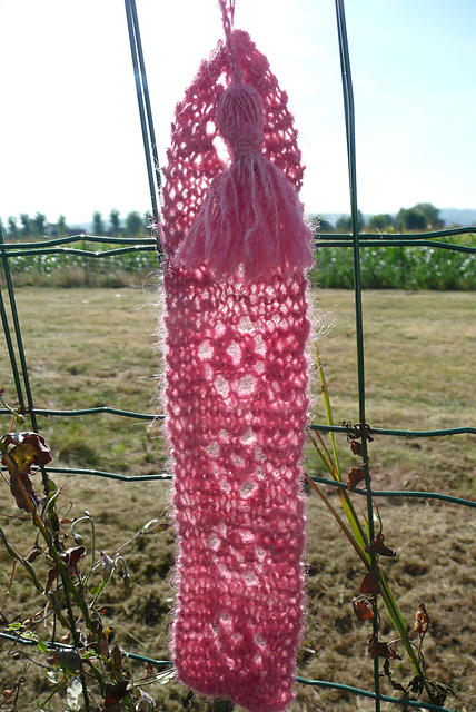 Rosebud Pattern Bookmark