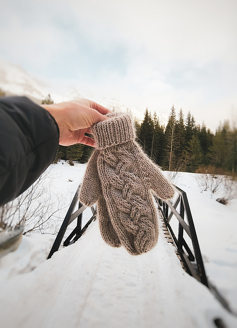 Meandering Mittens