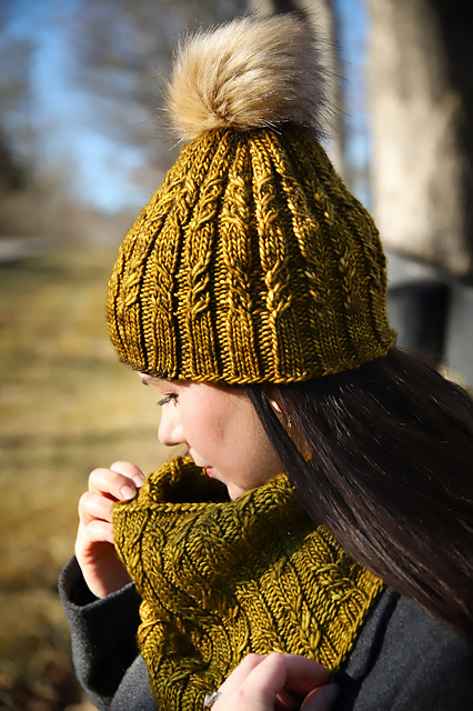 Honeyvine Cowl