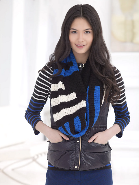 Graphic Cowl L40449