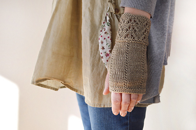 Fee-bee Mitts