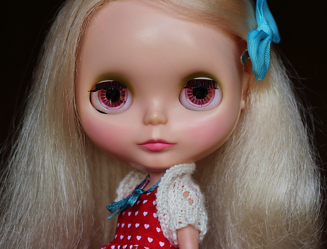 Dolly Bird lacey shrug for Blythe dolls