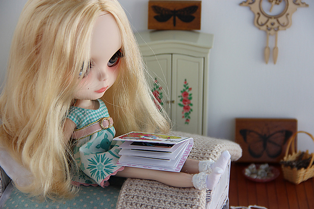 Blanket and bedding for playscale dolls
