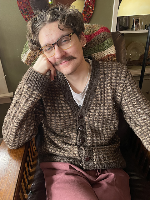 214a-31 Men's Cardigan
