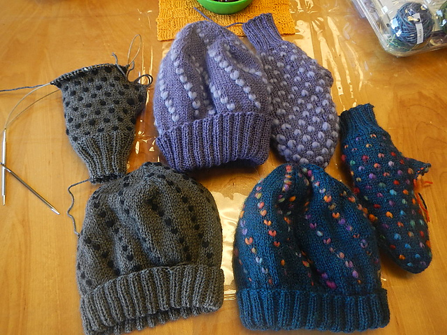 Whirling Thrums Hat