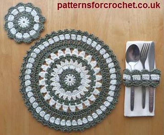 PFC48 Round Placemat & Coaster Set