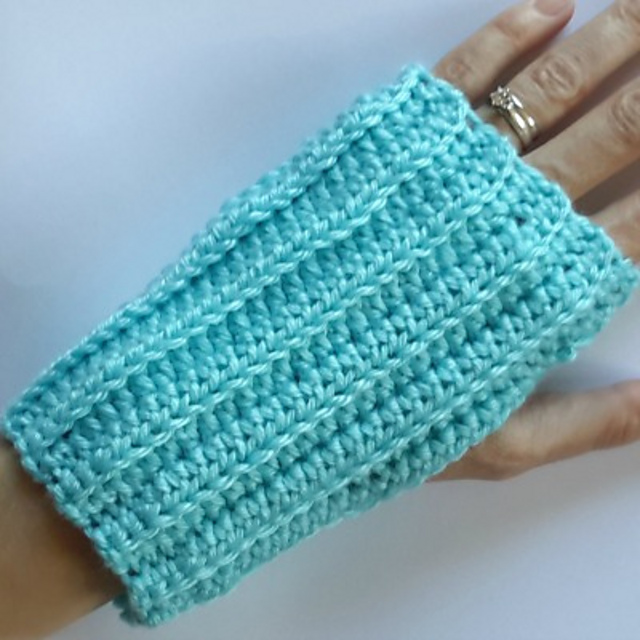 Knit look Fingerless Gloves